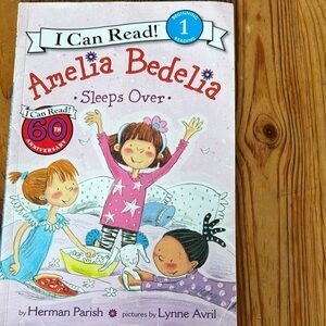 📙 6 Books for $20 Amelia Bedelia Sleeps Over Book